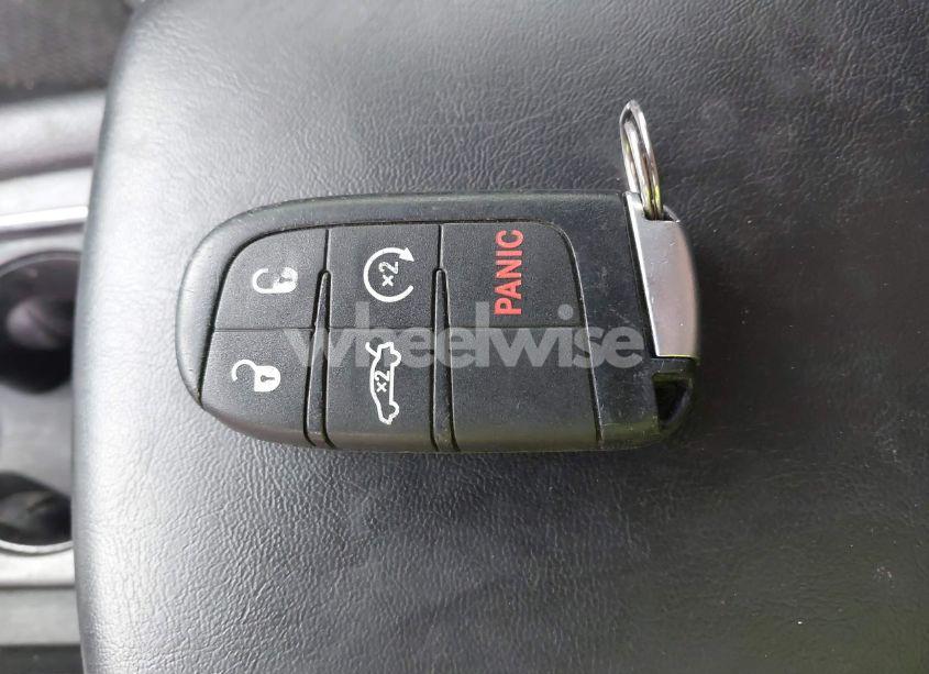 Photo 11 of 2016 Chrysler 200 S (VIN 1C3CCCBGXGN161828)