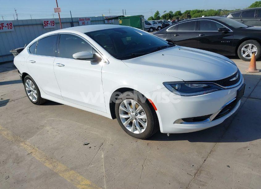 2015 Chrysler 200 C (VIN 1C3CCCCB0FN525031) main photo