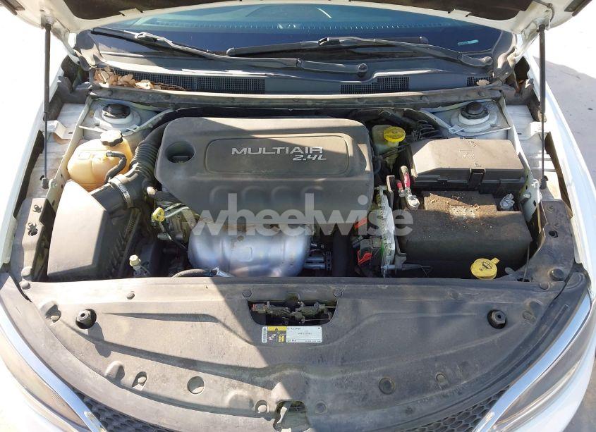 Photo 10 of 2015 Chrysler 200 C (VIN 1C3CCCCB0FN525031)