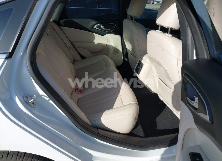 Photo 8 of 2015 Chrysler 200 C (VIN 1C3CCCCB0FN525031)