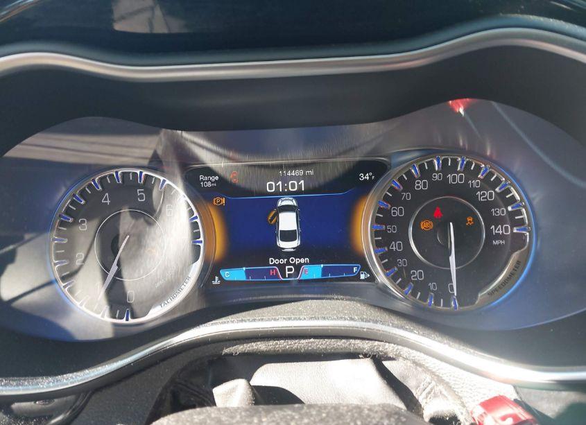 Photo 7 of 2015 Chrysler 200 C (VIN 1C3CCCCB0FN549328)