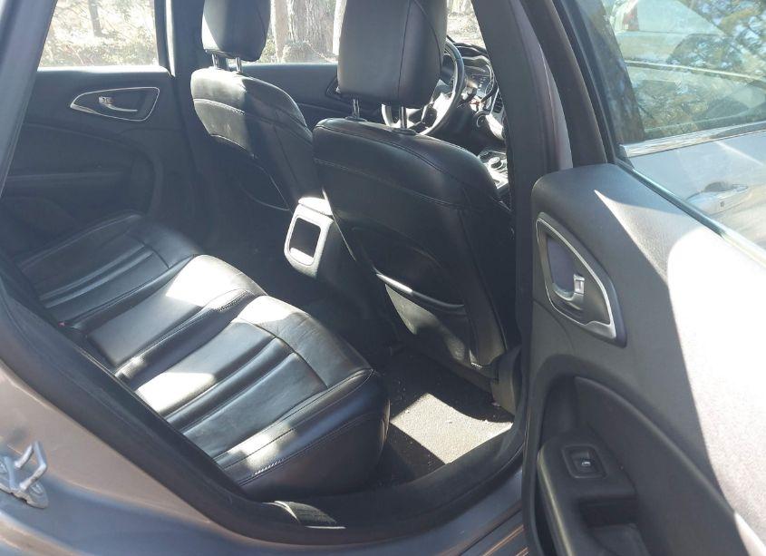 Photo 8 of 2015 Chrysler 200 C (VIN 1C3CCCCB0FN549328)