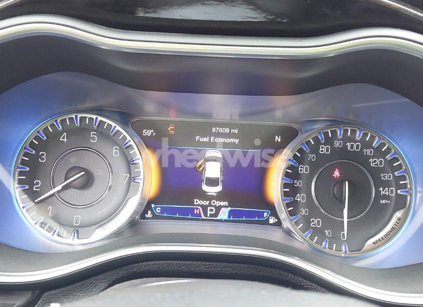 Photo 7 of 2015 Chrysler 200 C (VIN 1C3CCCCB0FN653754)