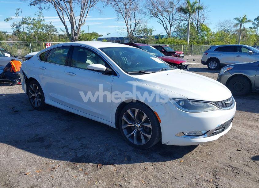 2016 Chrysler 200 C (VIN 1C3CCCCB0GN134012) main photo