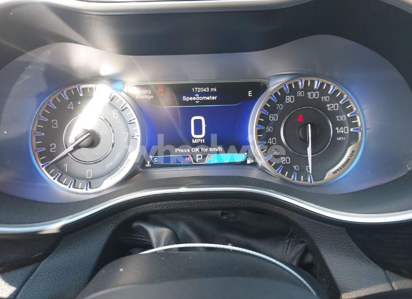 Photo 7 of 2015 Chrysler 200 C (VIN 1C3CCCCB1FN573086)