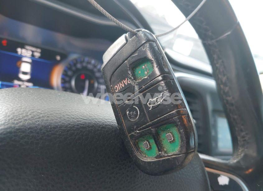 Photo 11 of 2015 Chrysler 200 C (VIN 1C3CCCCB1FN577879)