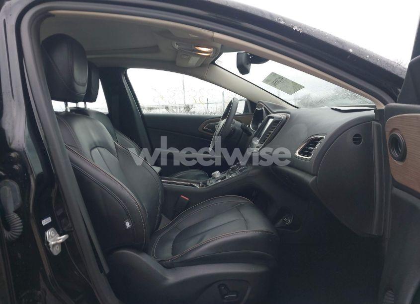 Photo 5 of 2015 Chrysler 200 C (VIN 1C3CCCCB1FN757539)