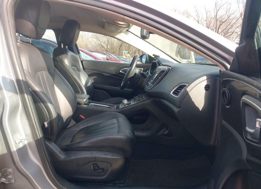 Photo 5 of 2015 Chrysler 200 C (VIN 1C3CCCCB2FN508487)