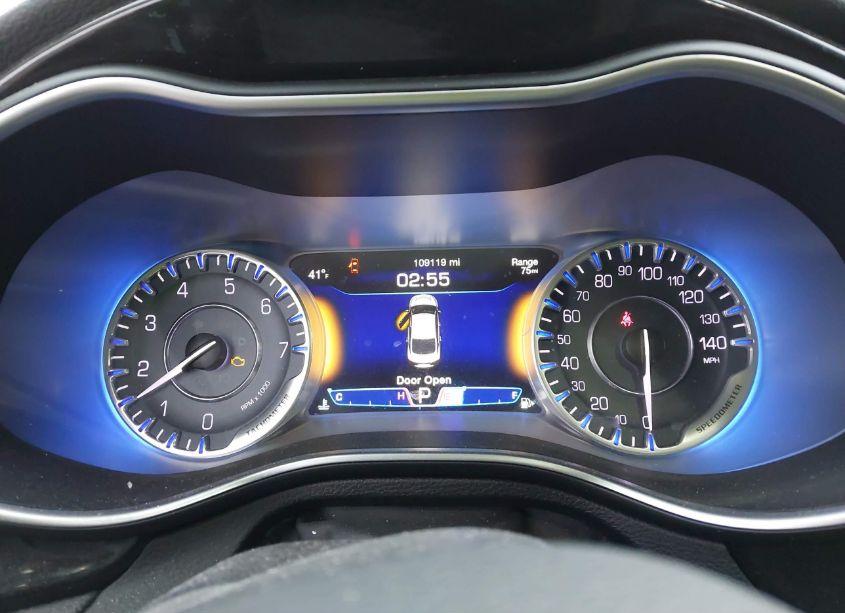 Photo 7 of 2015 Chrysler 200 C (VIN 1C3CCCCB2FN559522)