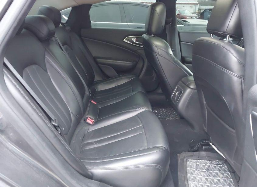 Photo 8 of 2015 Chrysler 200 C (VIN 1C3CCCCB2FN559522)