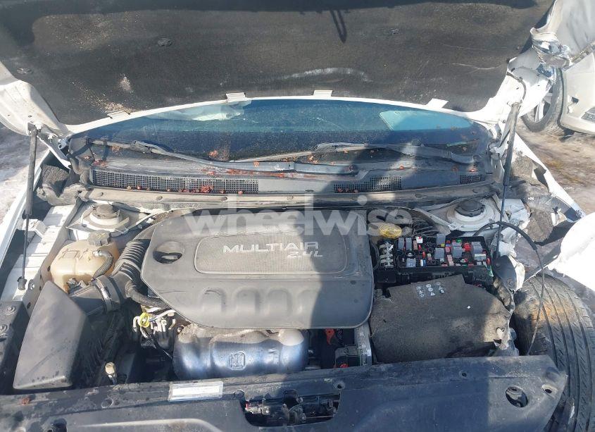 Photo 10 of 2015 Chrysler 200 C (VIN 1C3CCCCB2FN612087)