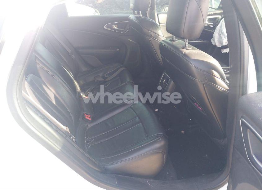 Photo 8 of 2015 Chrysler 200 C (VIN 1C3CCCCB2FN612087)