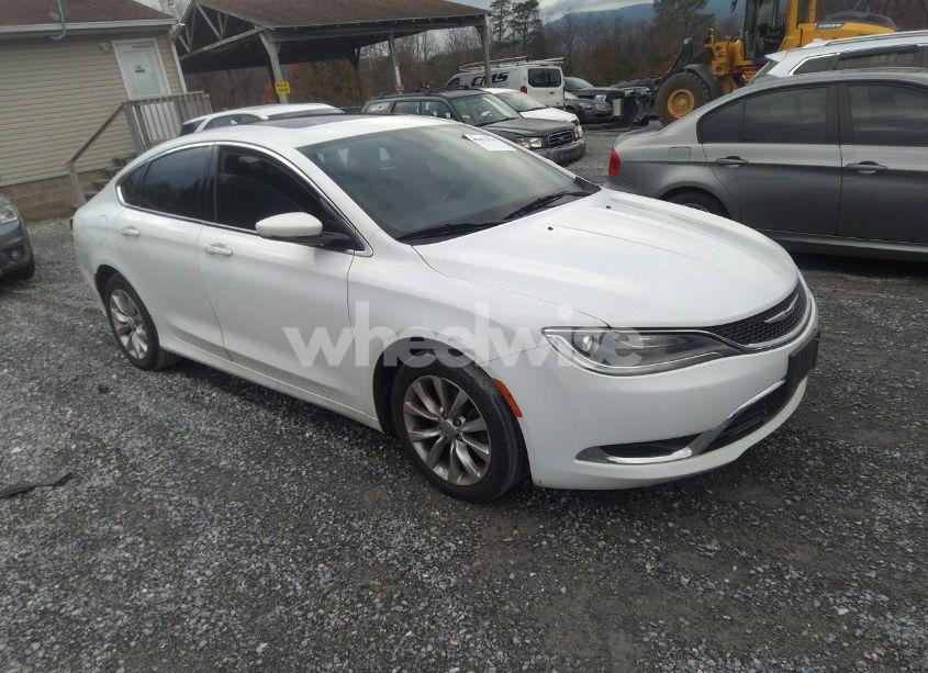 2015 Chrysler 200 C (VIN 1C3CCCCB2FN636695) main photo