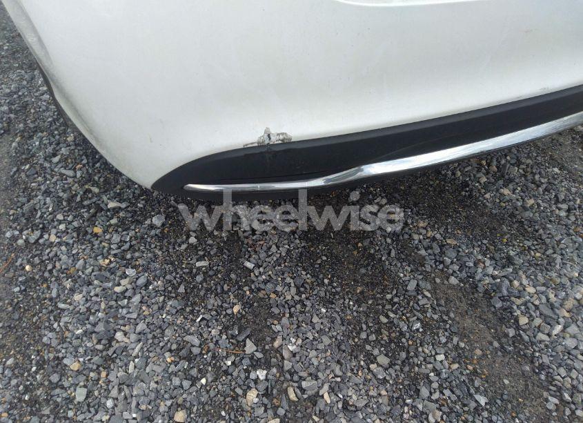 Photo 6 of 2015 Chrysler 200 C (VIN 1C3CCCCB2FN636695)