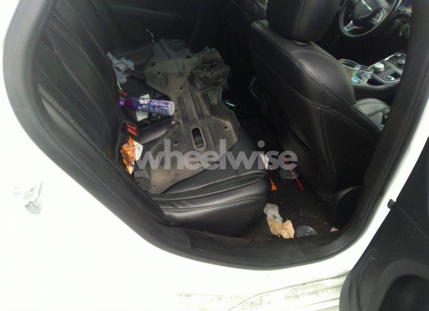 Photo 8 of 2015 Chrysler 200 C (VIN 1C3CCCCB2FN636695)