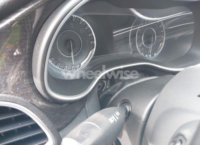 Photo 7 of 2016 Chrysler 200 C (VIN 1C3CCCCB2GN135002)