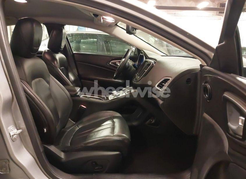 Photo 5 of 2016 Chrysler 200 C (VIN 1C3CCCCB3GN173628)