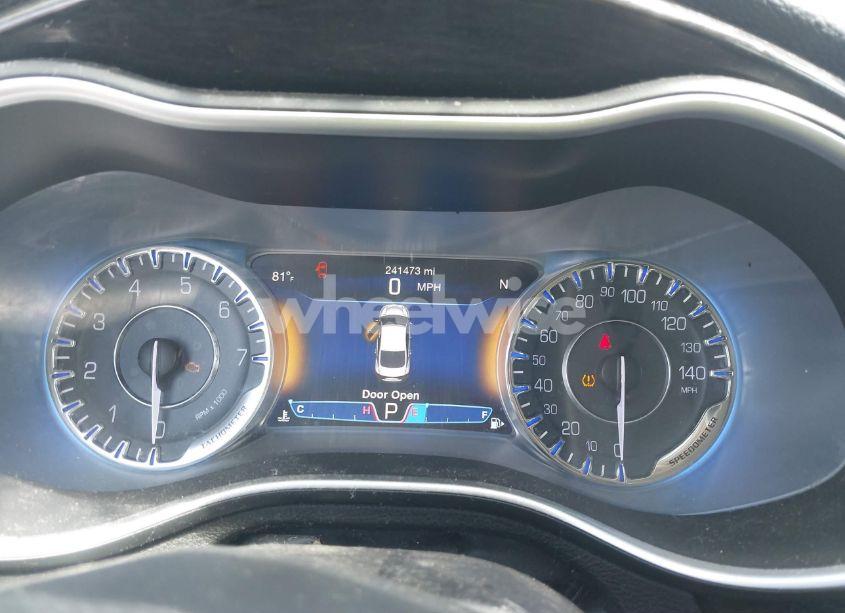 Photo 7 of 2015 Chrysler 200 C (VIN 1C3CCCCB4FN574636)