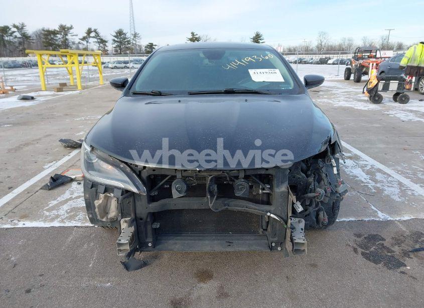 Photo 13 of 2015 Chrysler 200 C (VIN 1C3CCCCB4FN661162)