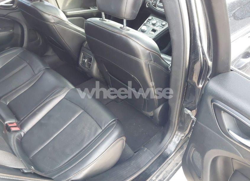 Photo 8 of 2015 Chrysler 200 C (VIN 1C3CCCCB4FN661162)