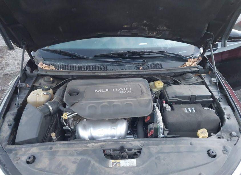 Photo 10 of 2015 Chrysler 200 C (VIN 1C3CCCCB5FN557876)