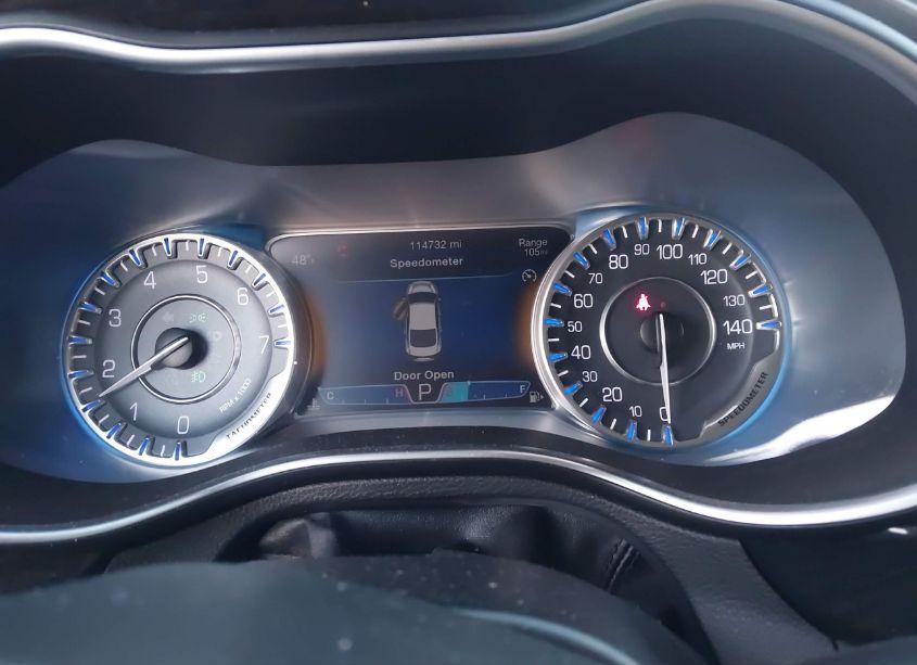 Photo 7 of 2015 Chrysler 200 C (VIN 1C3CCCCB5FN557876)