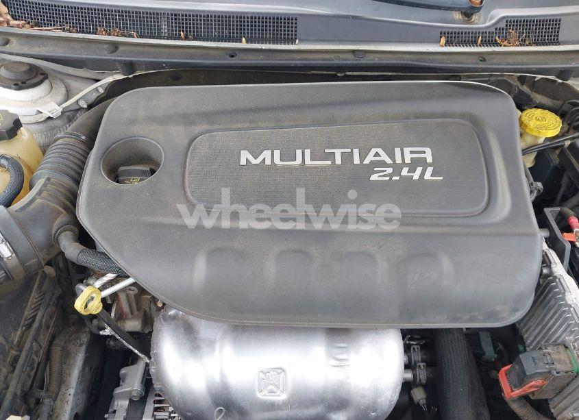 Photo 10 of 2015 Chrysler 200 C (VIN 1C3CCCCB5FN572040)