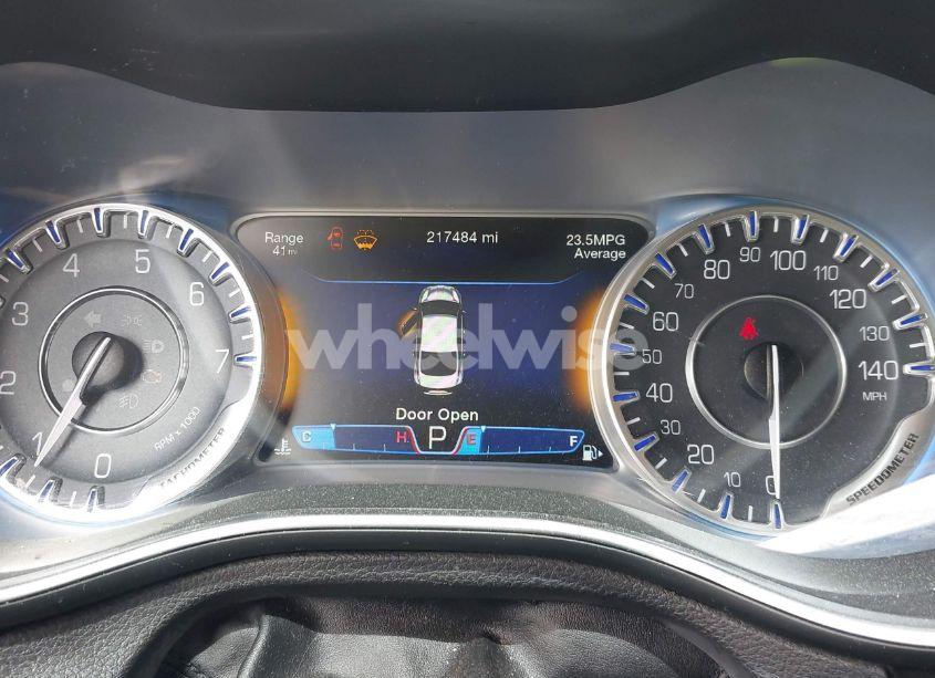 Photo 7 of 2015 Chrysler 200 C (VIN 1C3CCCCB5FN572040)