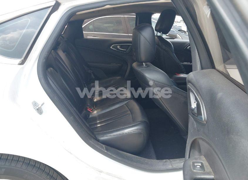 Photo 8 of 2015 Chrysler 200 C (VIN 1C3CCCCB5FN572040)