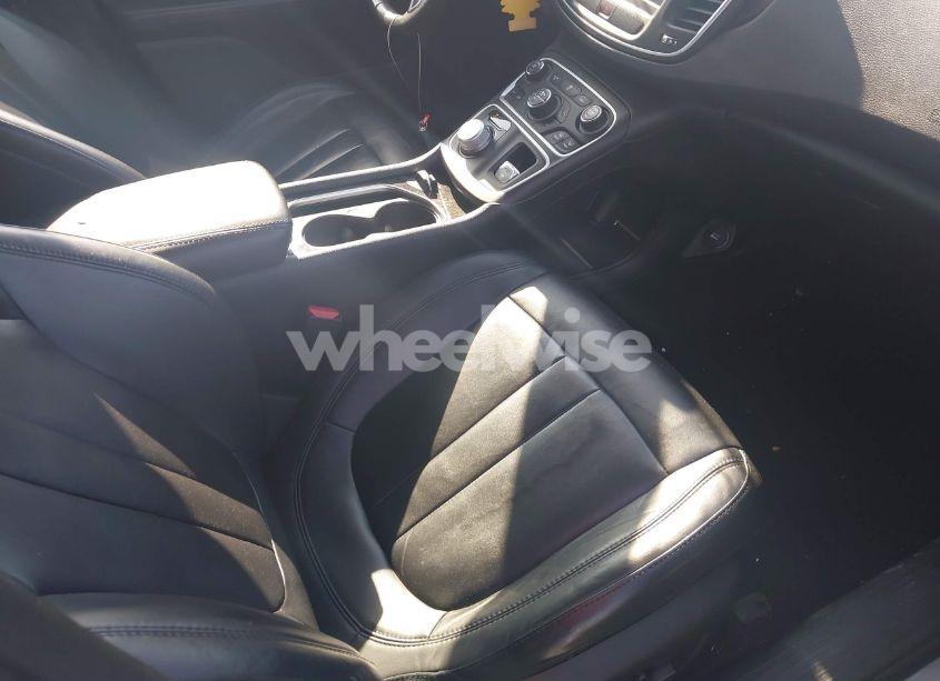 Photo 5 of 2015 Chrysler 200 C (VIN 1C3CCCCB6FN559765)