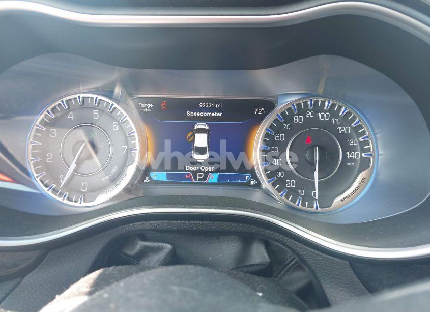 Photo 7 of 2015 Chrysler 200 C (VIN 1C3CCCCB6FN559765)