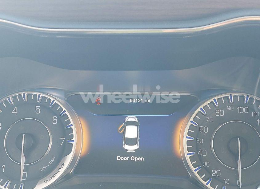 Photo 7 of 2015 Chrysler 200 C (VIN 1C3CCCCB6FN565677)