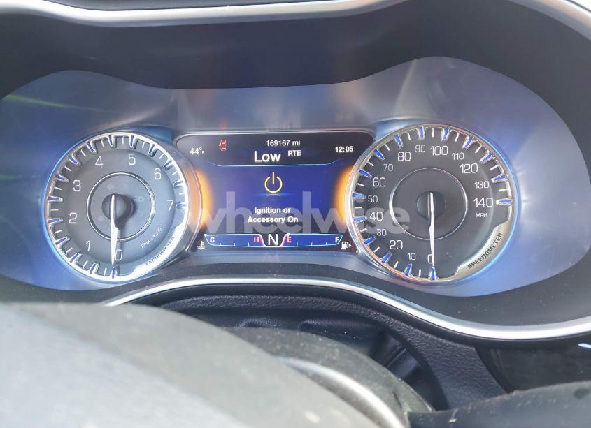 Photo 7 of 2015 Chrysler 200 C (VIN 1C3CCCCB6FN629118)