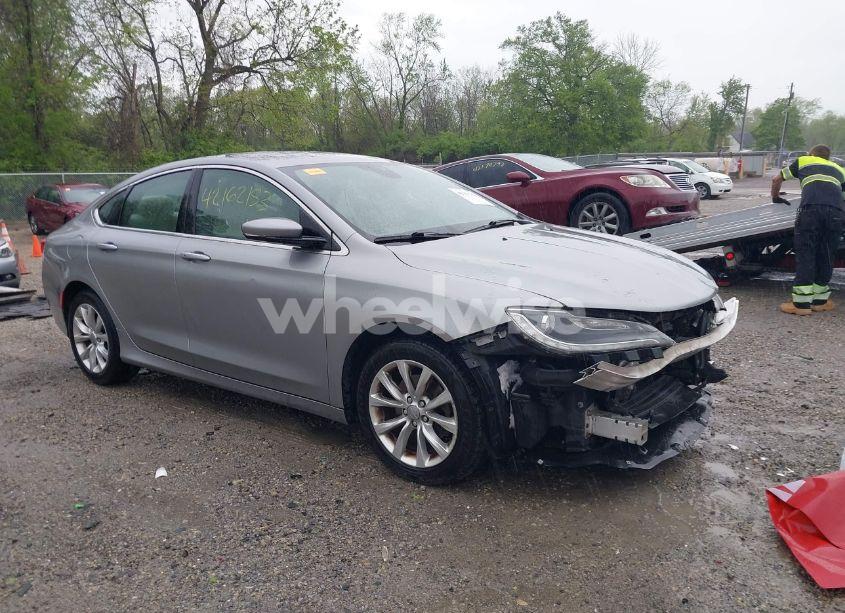 2015 Chrysler 200 C (VIN 1C3CCCCB6FN742566) main photo