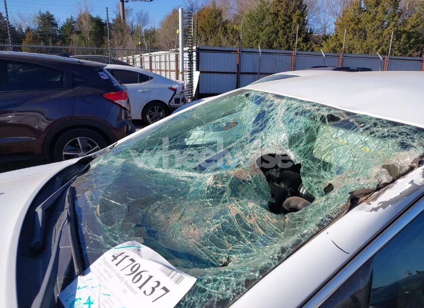 Photo 6 of 2015 Chrysler 200 C (VIN 1C3CCCCB9FN564247)