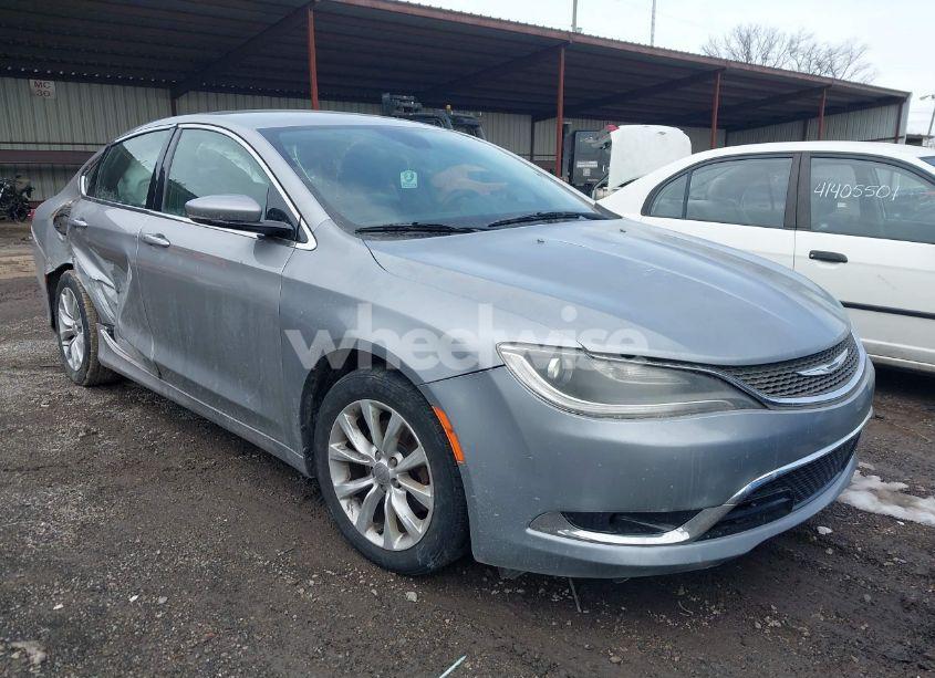 2015 Chrysler 200 C (VIN 1C3CCCCBXFN670979) main photo