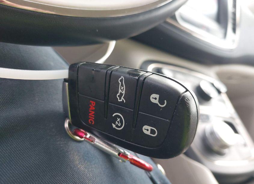 Photo 11 of 2016 Chrysler 200 C (VIN 1C3CCCCBXGN147527)