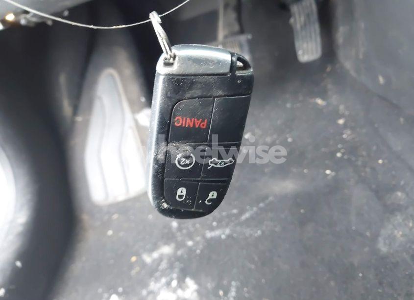 Photo 11 of 2015 Chrysler 200 C (VIN 1C3CCCCG2FN519825)