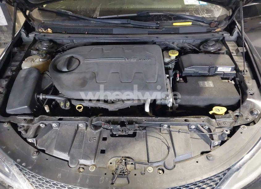 Photo 10 of 2015 Chrysler 200 C (VIN 1C3CCCCG3FN524774)