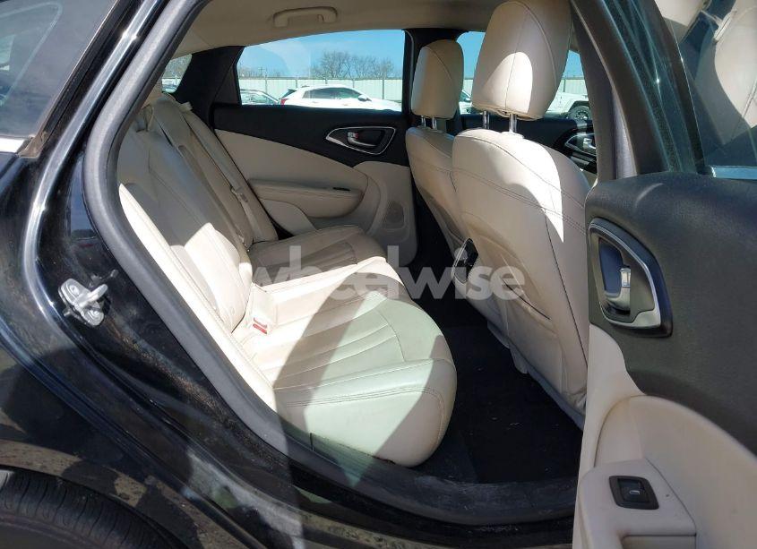 Photo 8 of 2015 Chrysler 200 C (VIN 1C3CCCCG5FN515221)