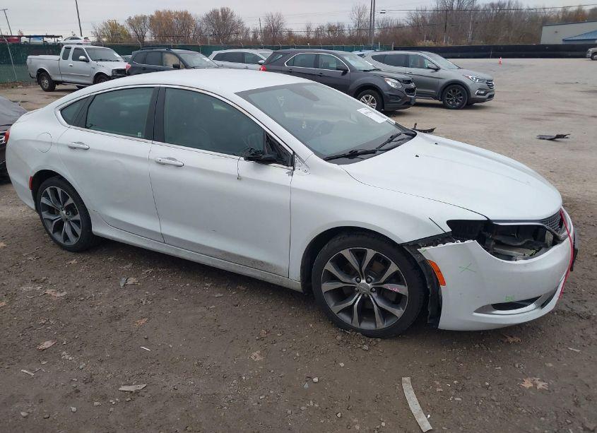 2015 Chrysler 200 C (VIN 1C3CCCCG5FN672425) main photo