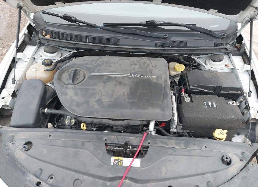 Photo 10 of 2015 Chrysler 200 C (VIN 1C3CCCCG5FN672425)