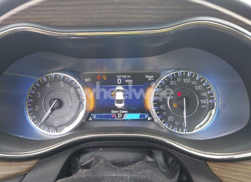 Photo 7 of 2015 Chrysler 200 C (VIN 1C3CCCCG6FN528429)