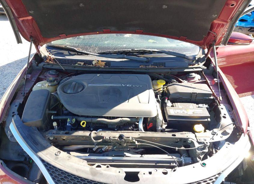 Photo 10 of 2015 Chrysler 200 C (VIN 1C3CCCCG6FN589585)