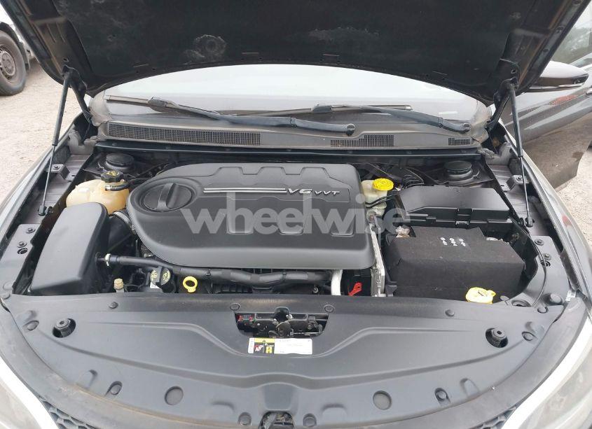 Photo 10 of 2015 Chrysler 200 C (VIN 1C3CCCCG6FN726573)