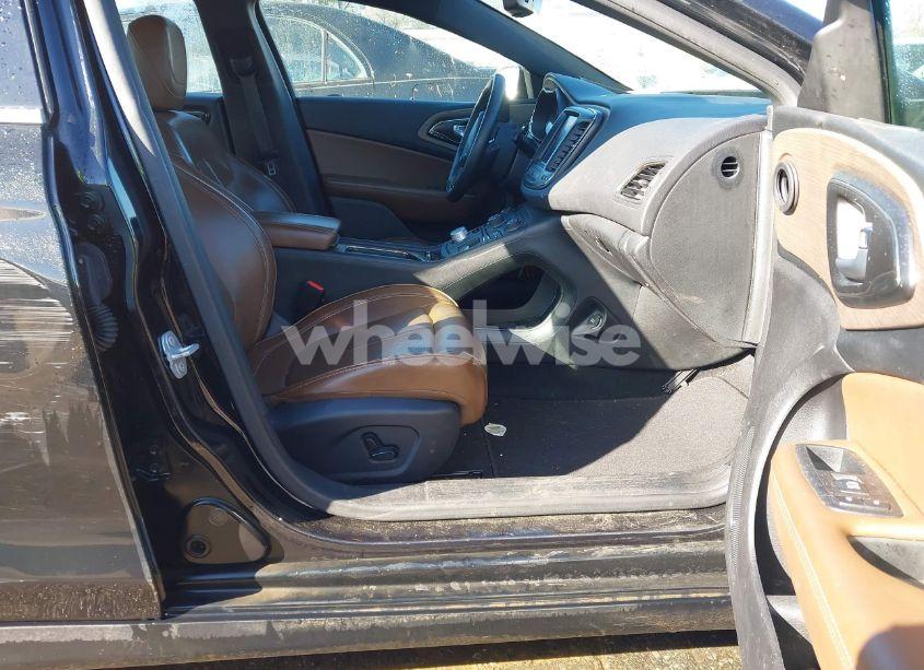 Photo 5 of 2016 Chrysler 200 C (VIN 1C3CCCCG6GN170718)