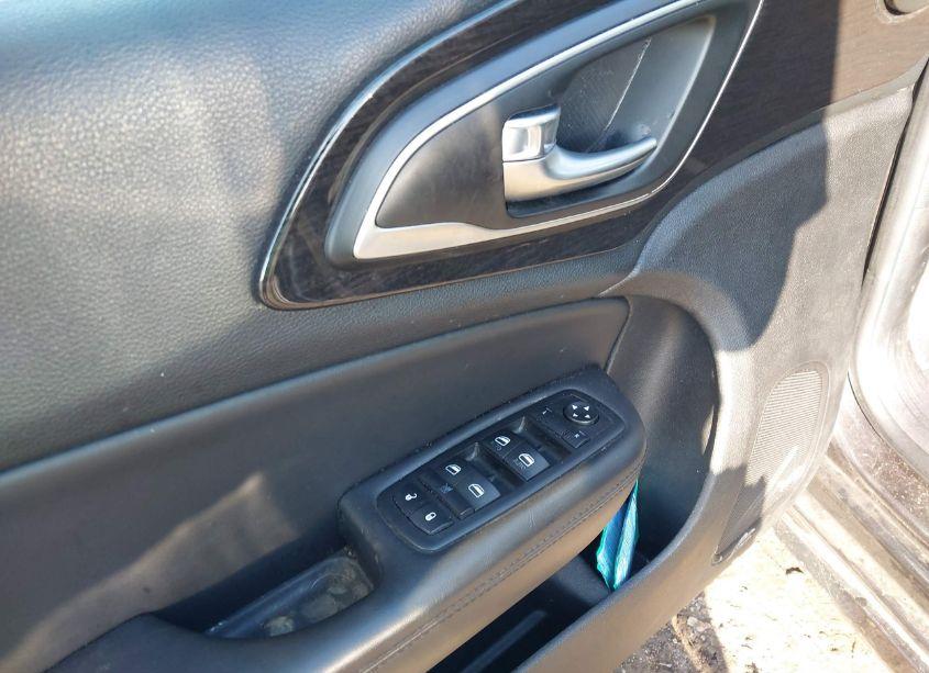 Photo 20 of 2015 Chrysler 200 C (VIN 1C3CCCCG8FN656008)