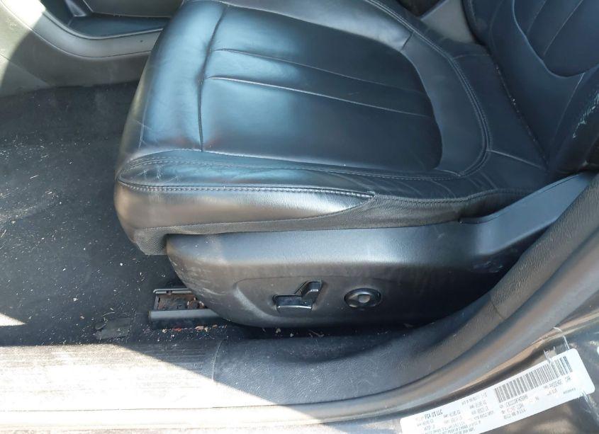 Photo 21 of 2015 Chrysler 200 C (VIN 1C3CCCCG8FN656008)