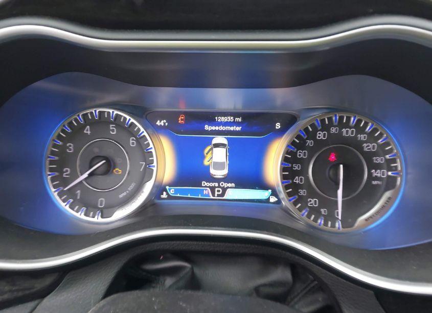 Photo 7 of 2015 Chrysler 200 C (VIN 1C3CCCCG9FN516937)