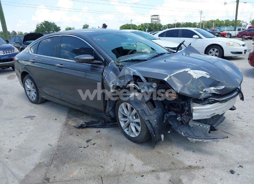 2015 Chrysler 200 C (VIN 1C3CCCCGXFN514288) main photo